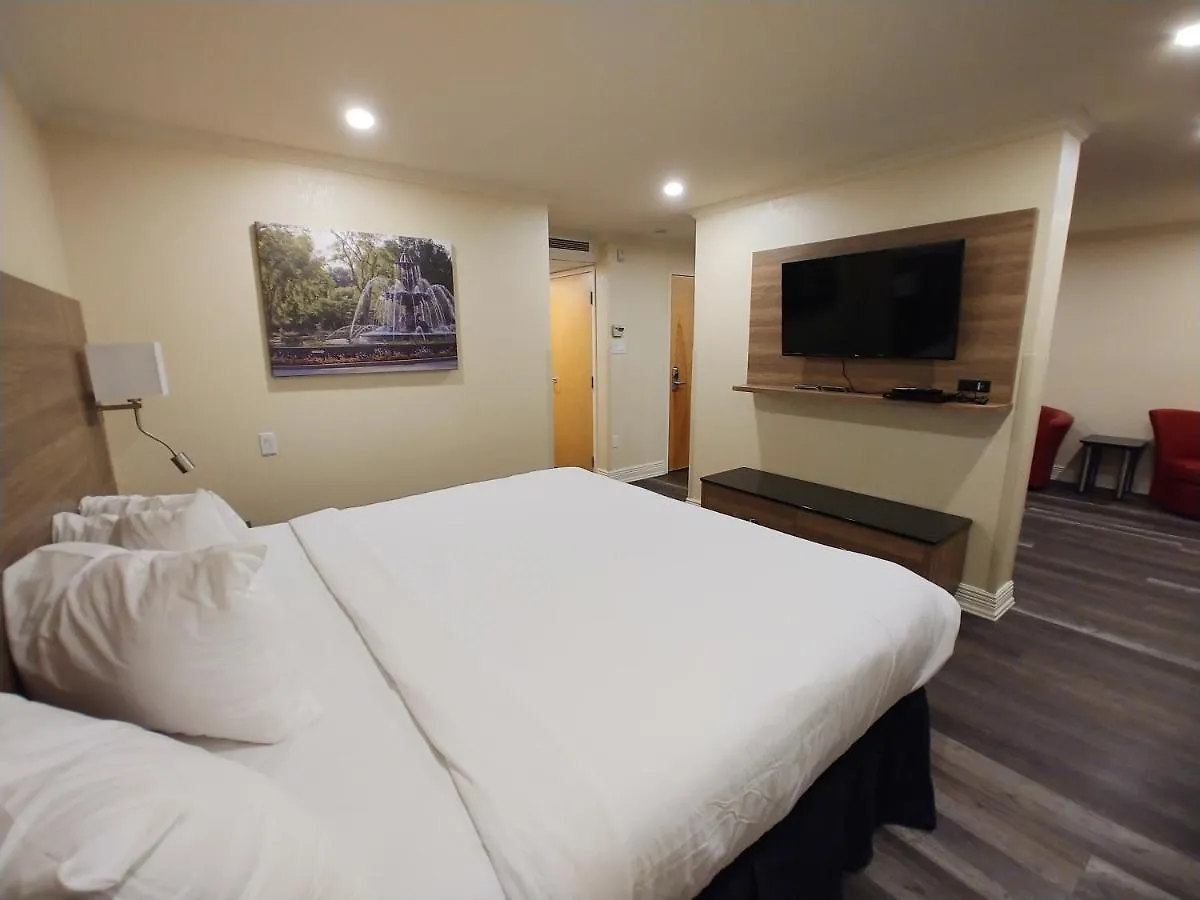 Hotel & Suites Le Dauphin Quebec Canada
