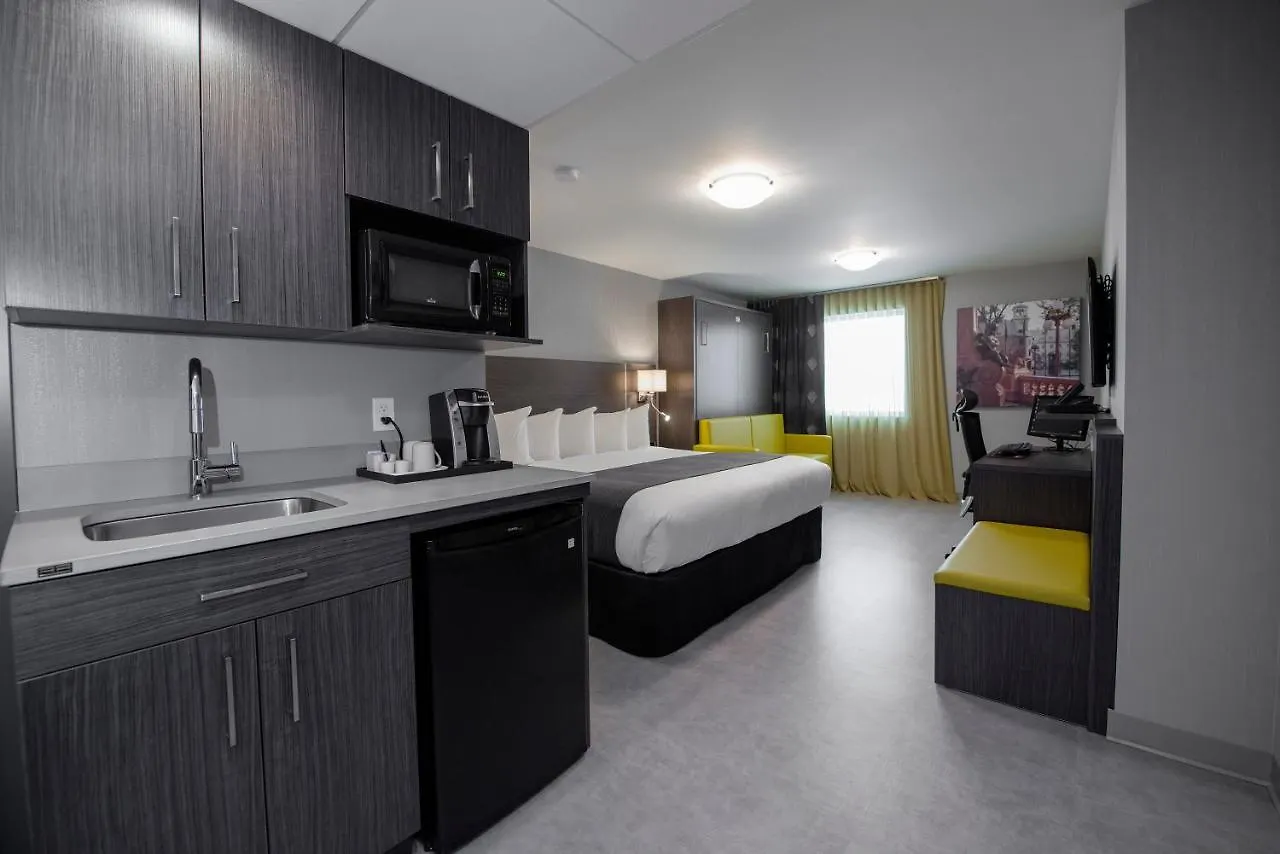 Hotel & Suites Le Dauphin Quebec Canada