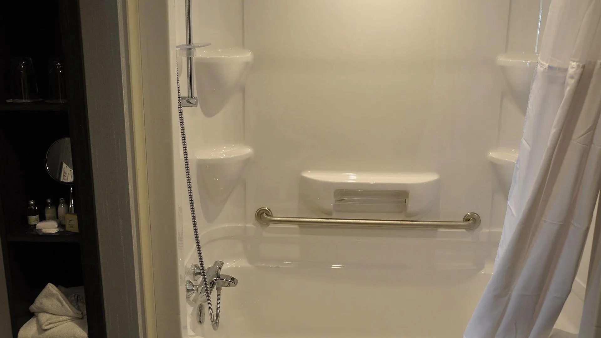 Hotel & Suites Le Dauphin Quebec